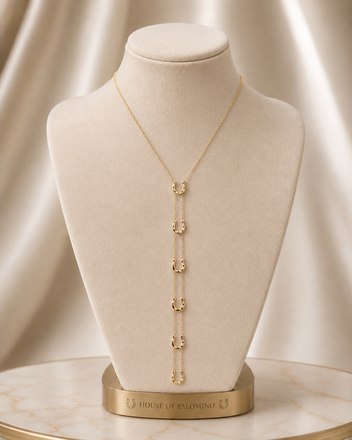 The Horseshoe Drop Lariat — view 1
